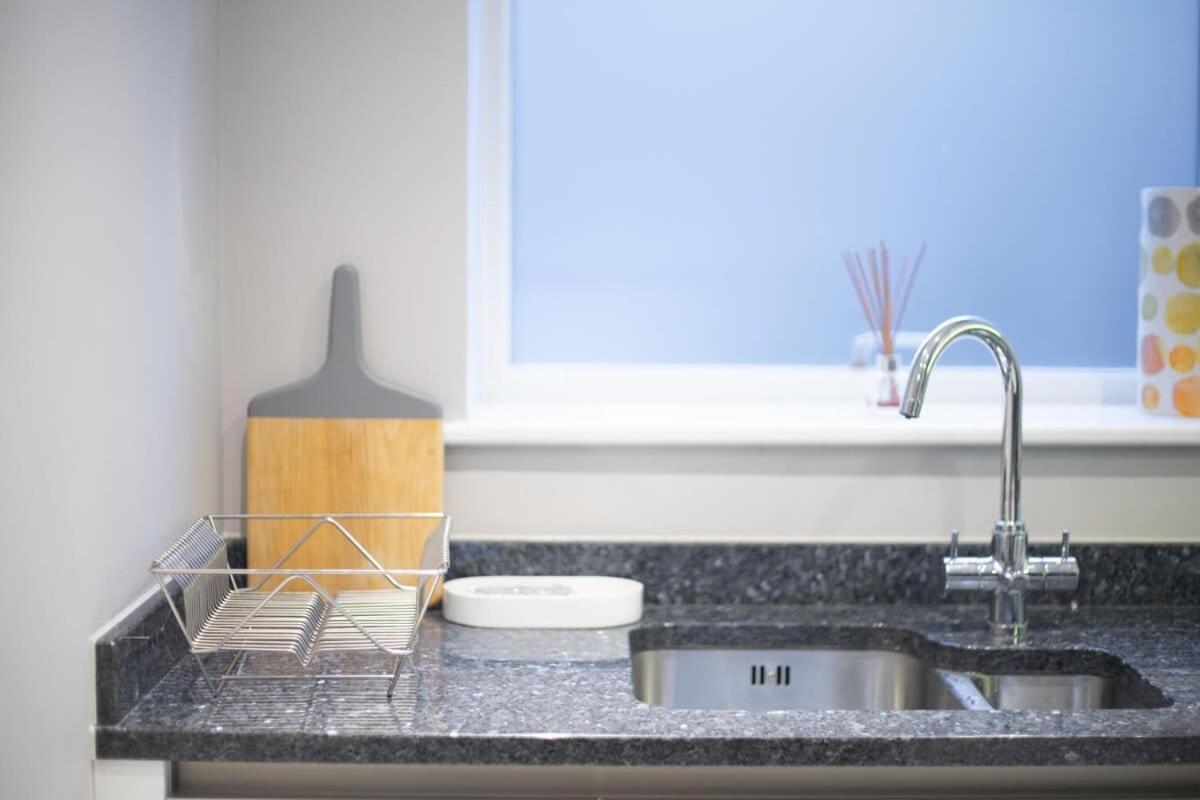 Deluxe Apartment Near Cabot Circus W Parking Sleeps 5 Bristol Zewnętrze zdjęcie