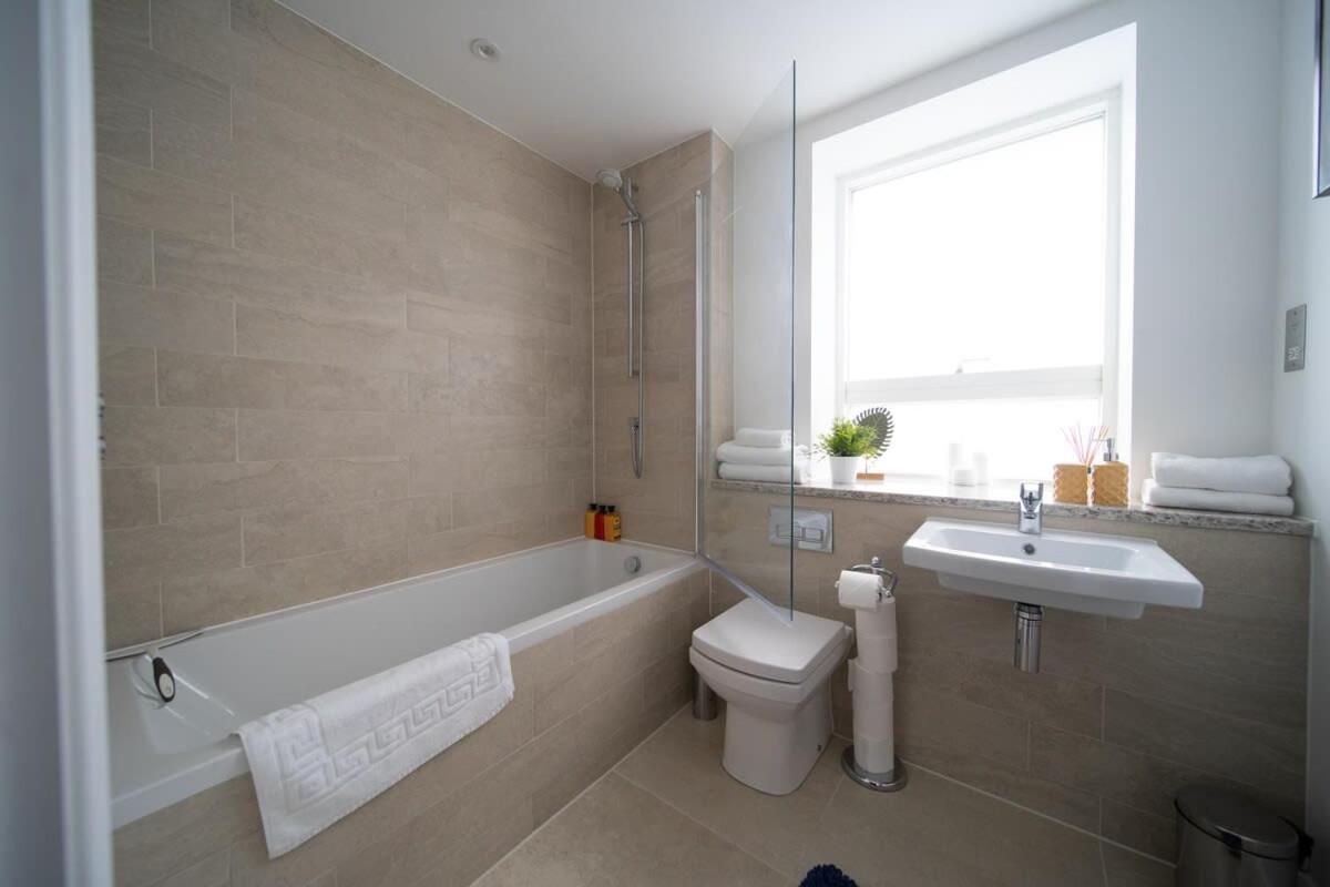 Deluxe Apartment Near Cabot Circus W Parking Sleeps 5 Bristol Zewnętrze zdjęcie