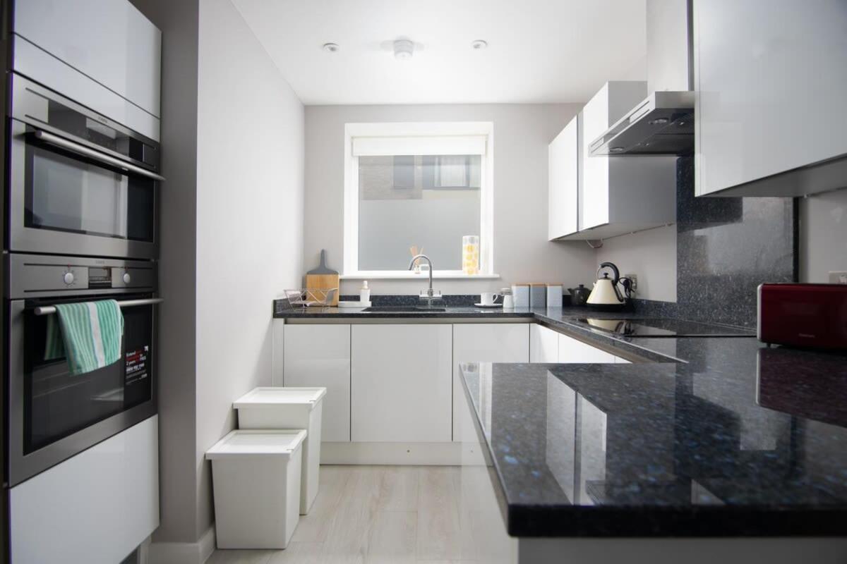 Deluxe Apartment Near Cabot Circus W Parking Sleeps 5 Bristol Zewnętrze zdjęcie