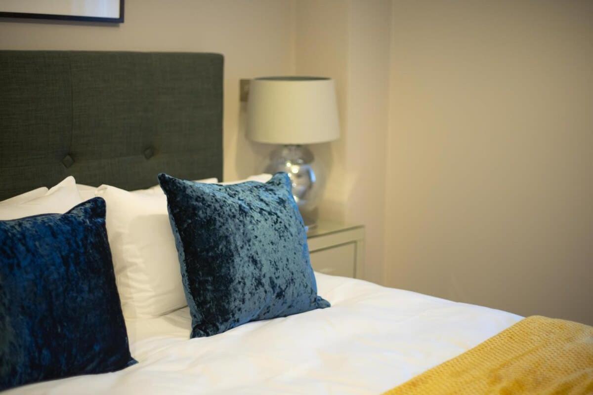 Deluxe Apartment Near Cabot Circus W Parking Sleeps 5 Bristol Zewnętrze zdjęcie
