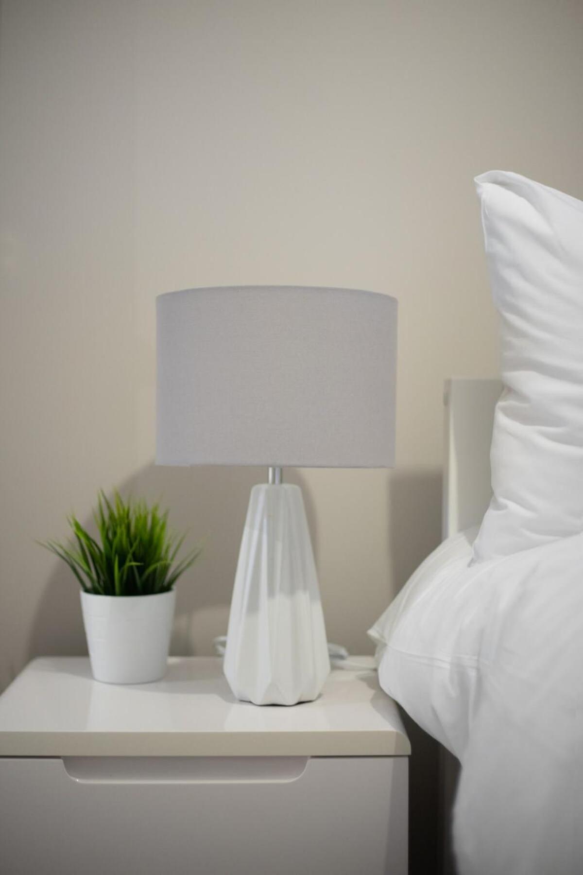Deluxe Apartment Near Cabot Circus W Parking Sleeps 5 Bristol Zewnętrze zdjęcie
